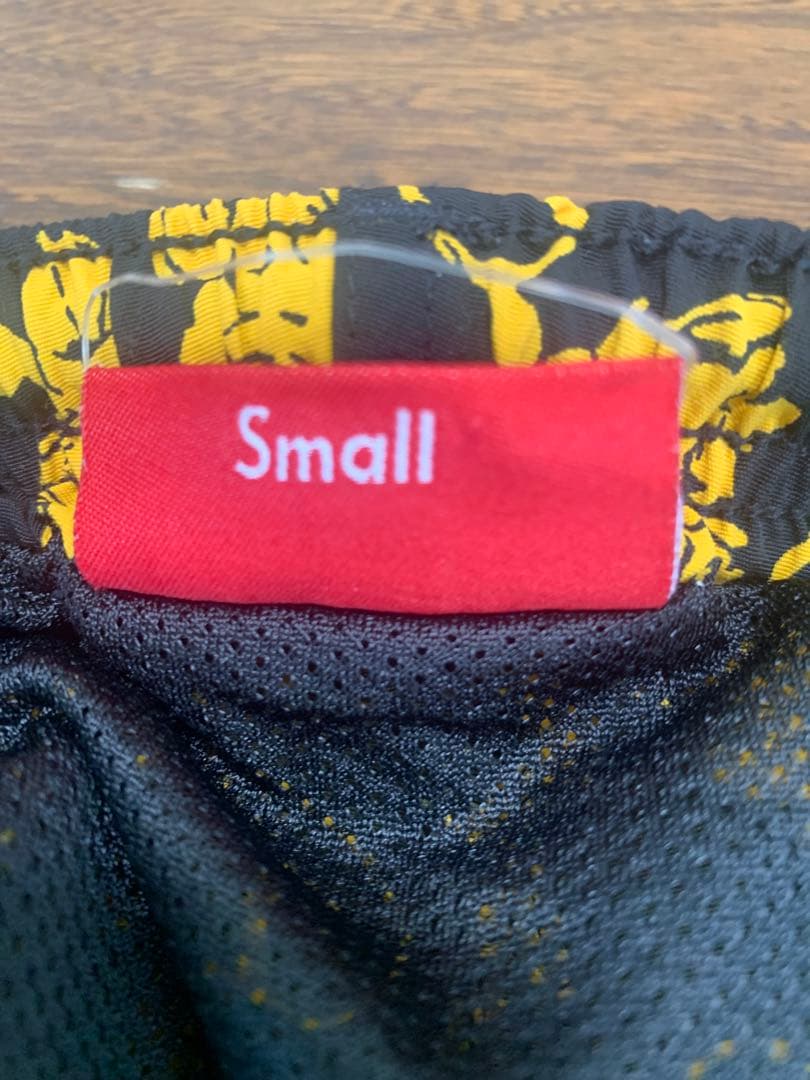 ウェア supreme nylon water short black floral S