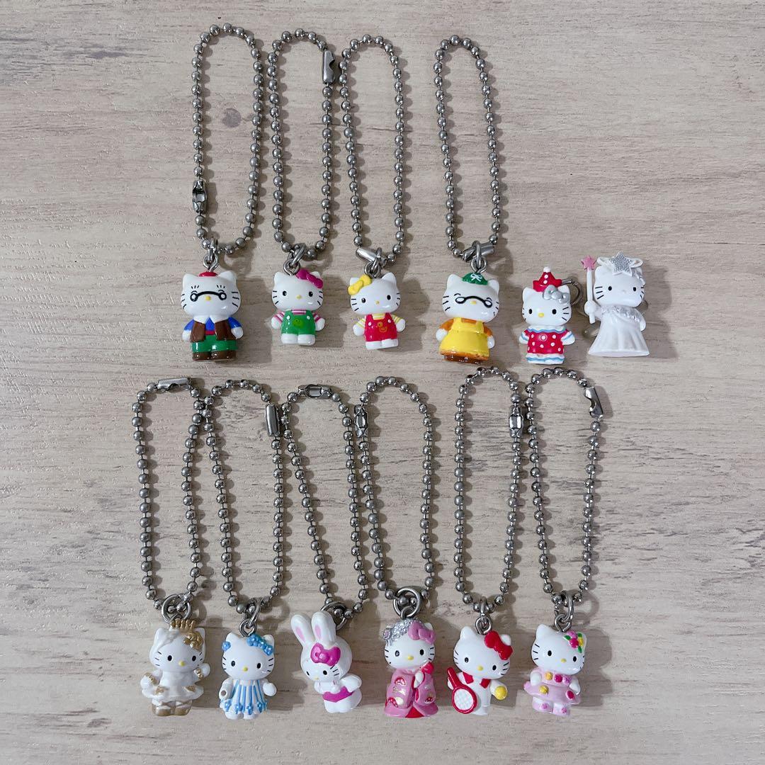 ハローキティ　ストラップ　キーホルダー　コレクターズマスコット　23個まとめ売り