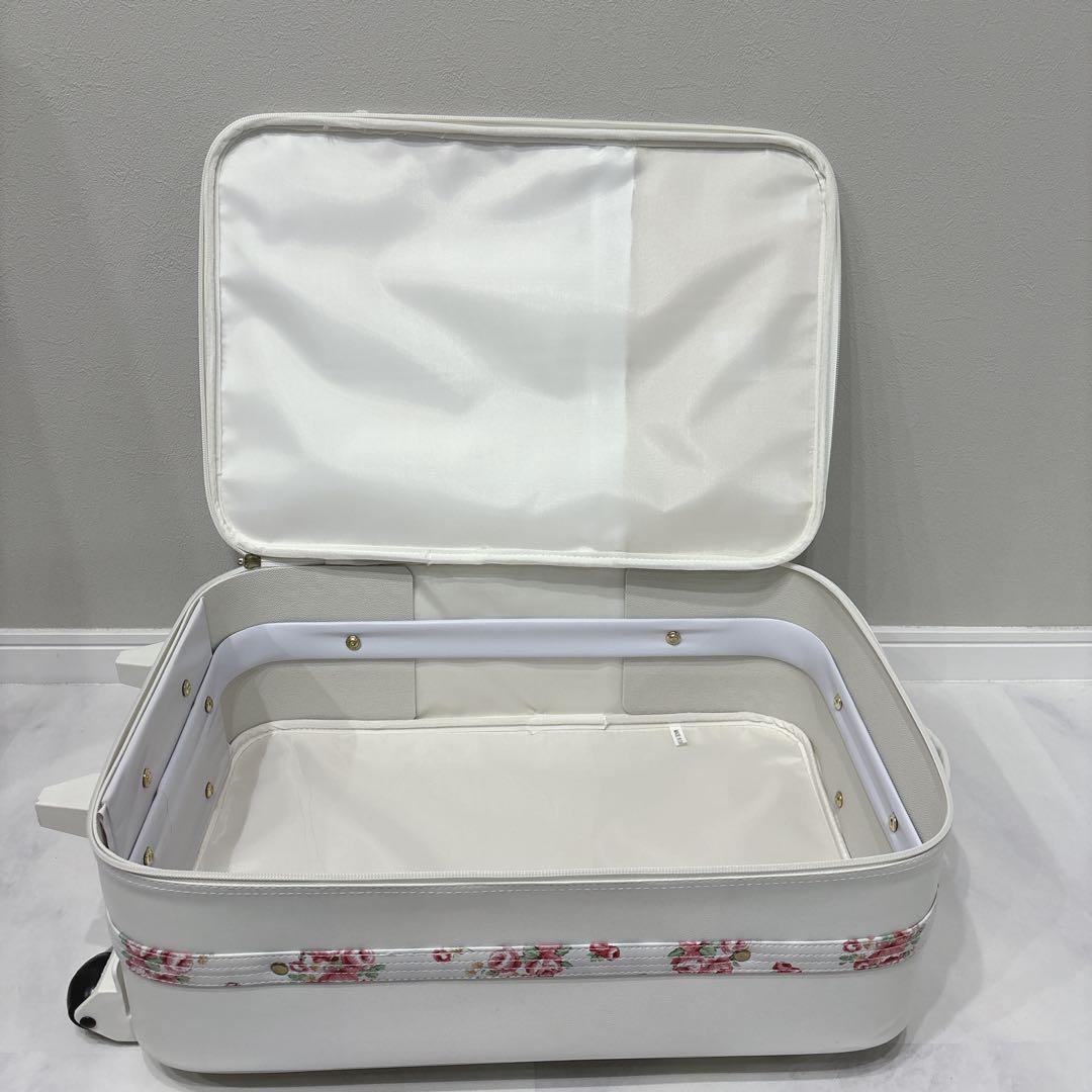 リズリサ　LizLisa キャリーケース　花柄　レース　フリフリ　地雷系　白