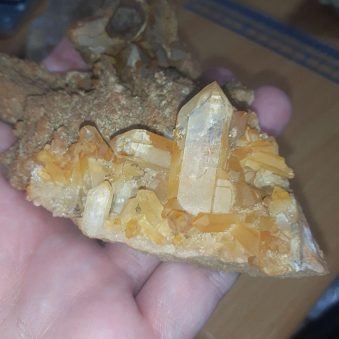 ゴールデンヒーラークォーツ　クラスター