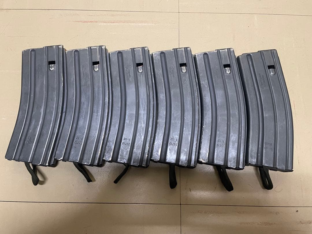 実物　米軍放出品　5.56mmマガジン