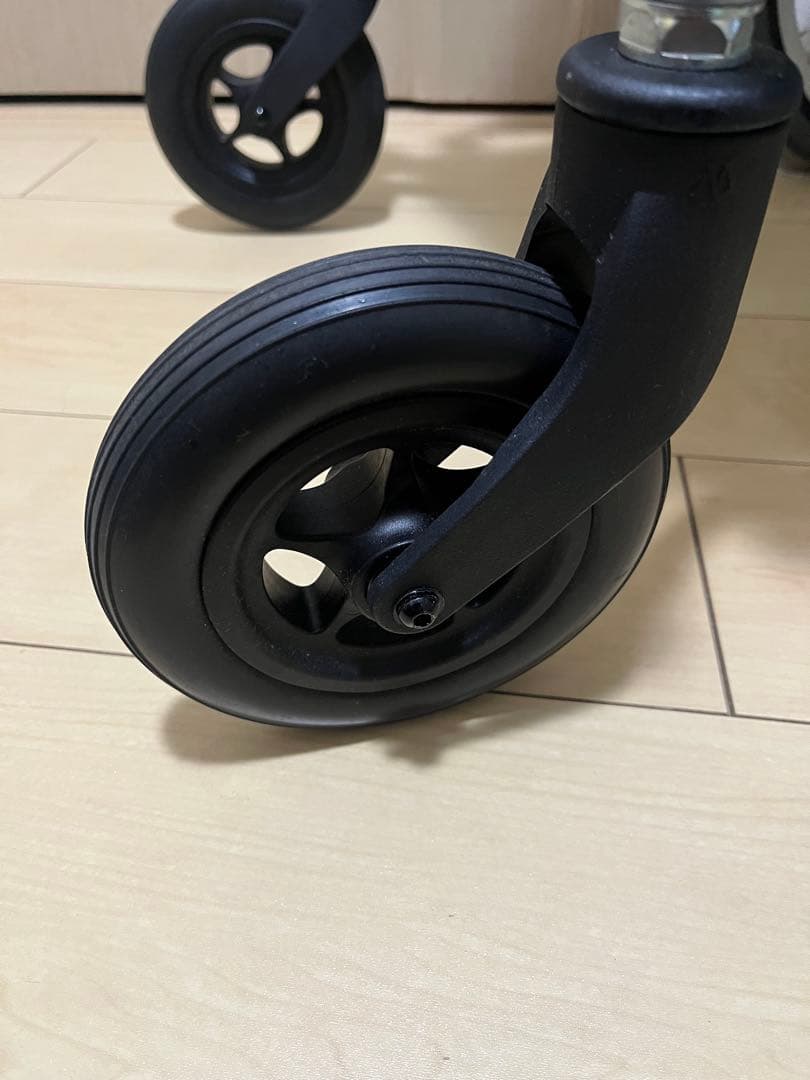 【引き取り希望】美品！ MIKI ミキ 超軽量 介助型車いす CRT-4