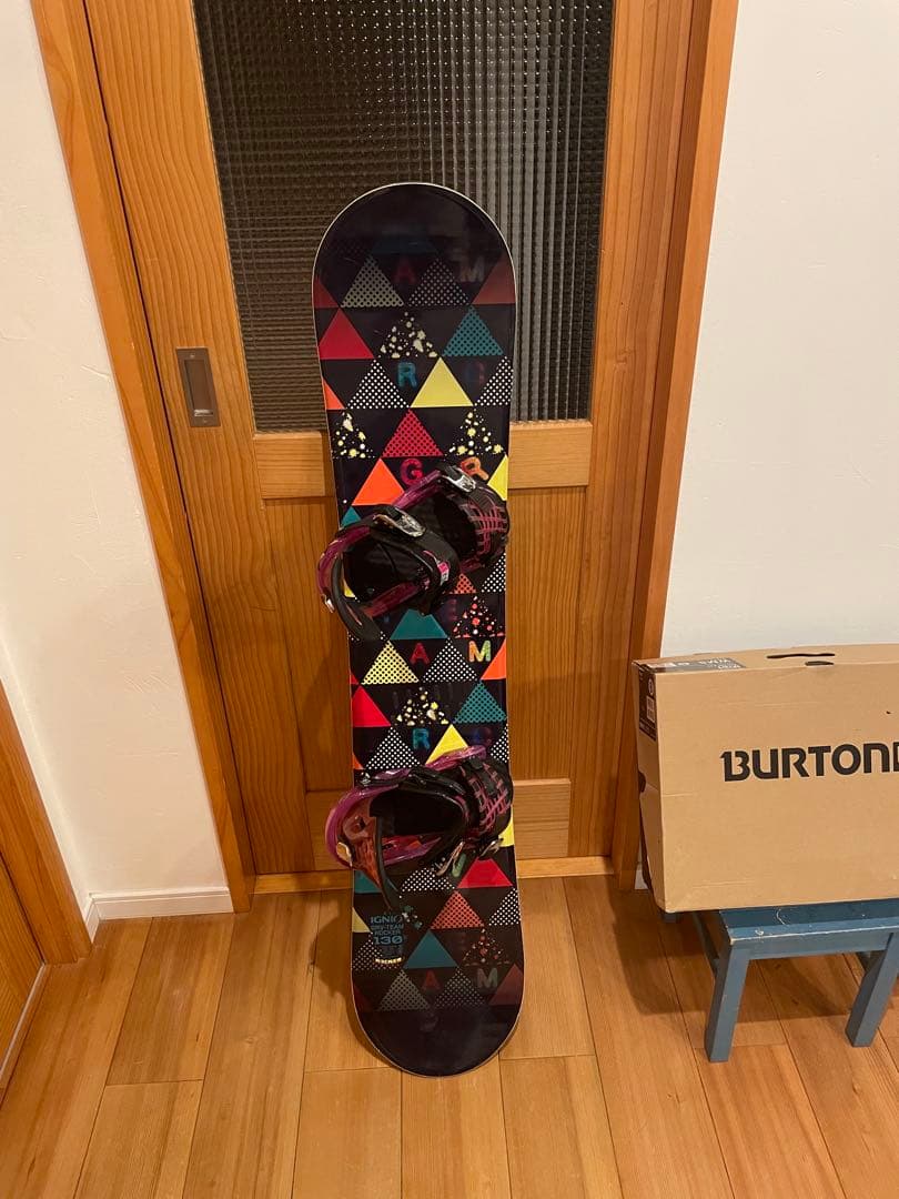 キッズボード！！　　IGNIO 130cm スノーボード3点セット