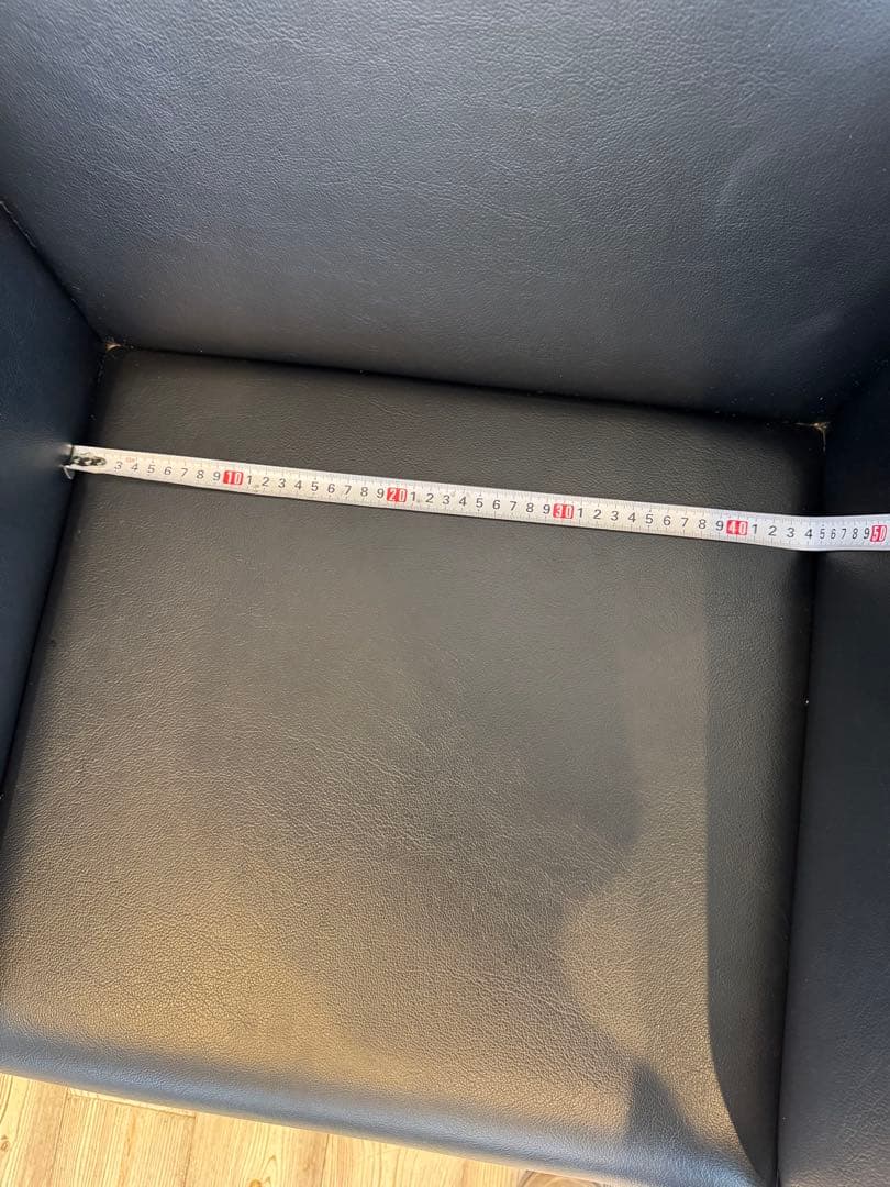 レザー調 1人掛けソファ ブラック 木製脚②
