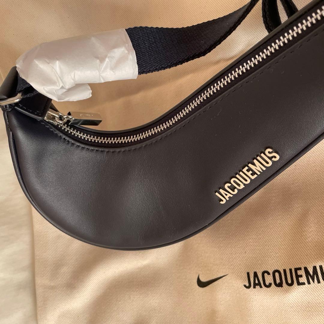 NIKE ジャックムス ル スウッシュ クロスボディバッグ