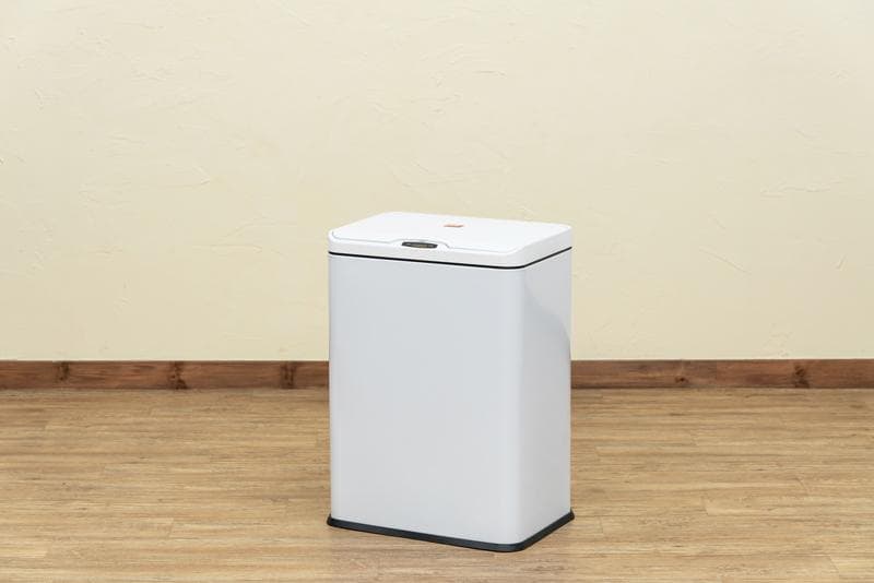 【新品・送料無料】センサー自動開閉式　2分別　ダストボックス　50L　BK/WH