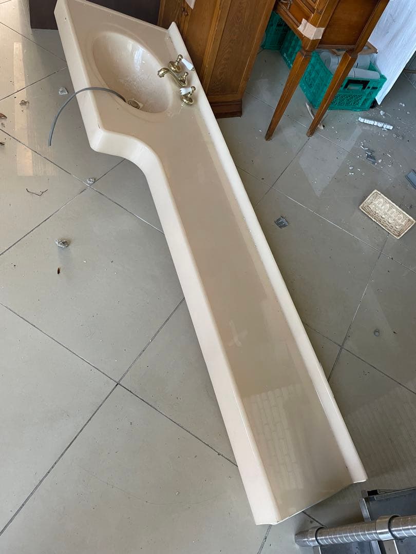 イタリアで購入　洗面台　パウダー台付