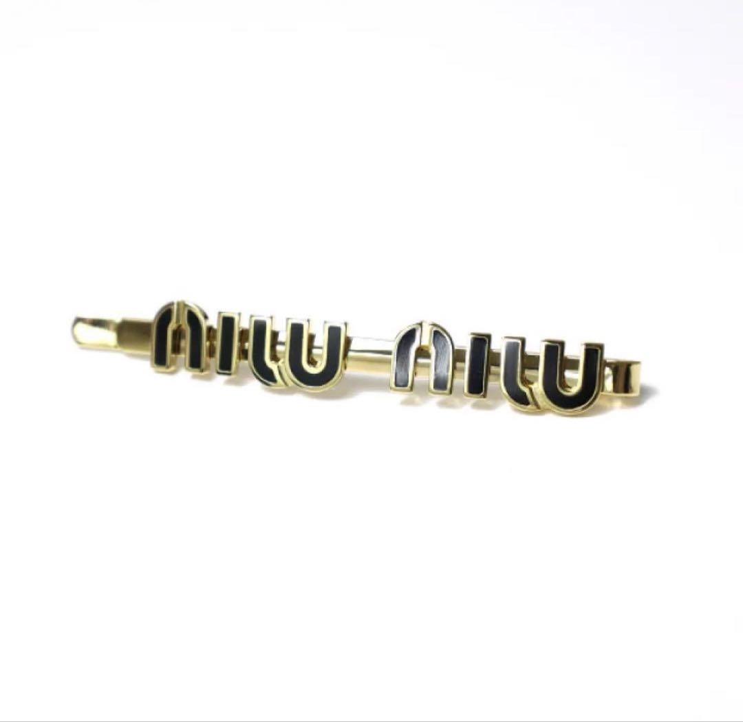 miumiu エナメルメタル ヘアクリップ