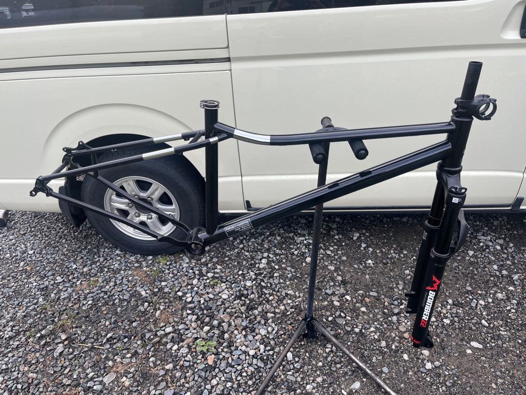 Un Authorized 33rpm フレームセットbomberZ2フォーク付