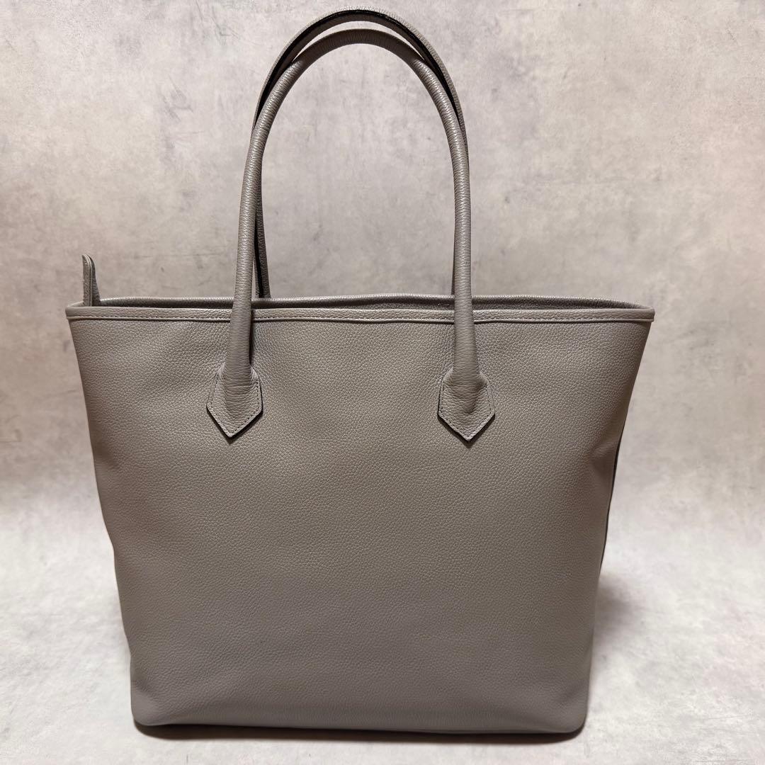 極美品 hinn ヒン トートバッグ シボ革 レザー グレー 大容量 A4○