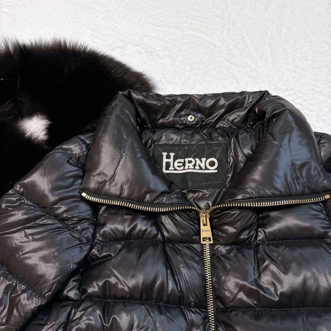 超軽量✨HERNO フォックスファー　ダウンコート　ブラック　黒　金ボタン　ロゴ