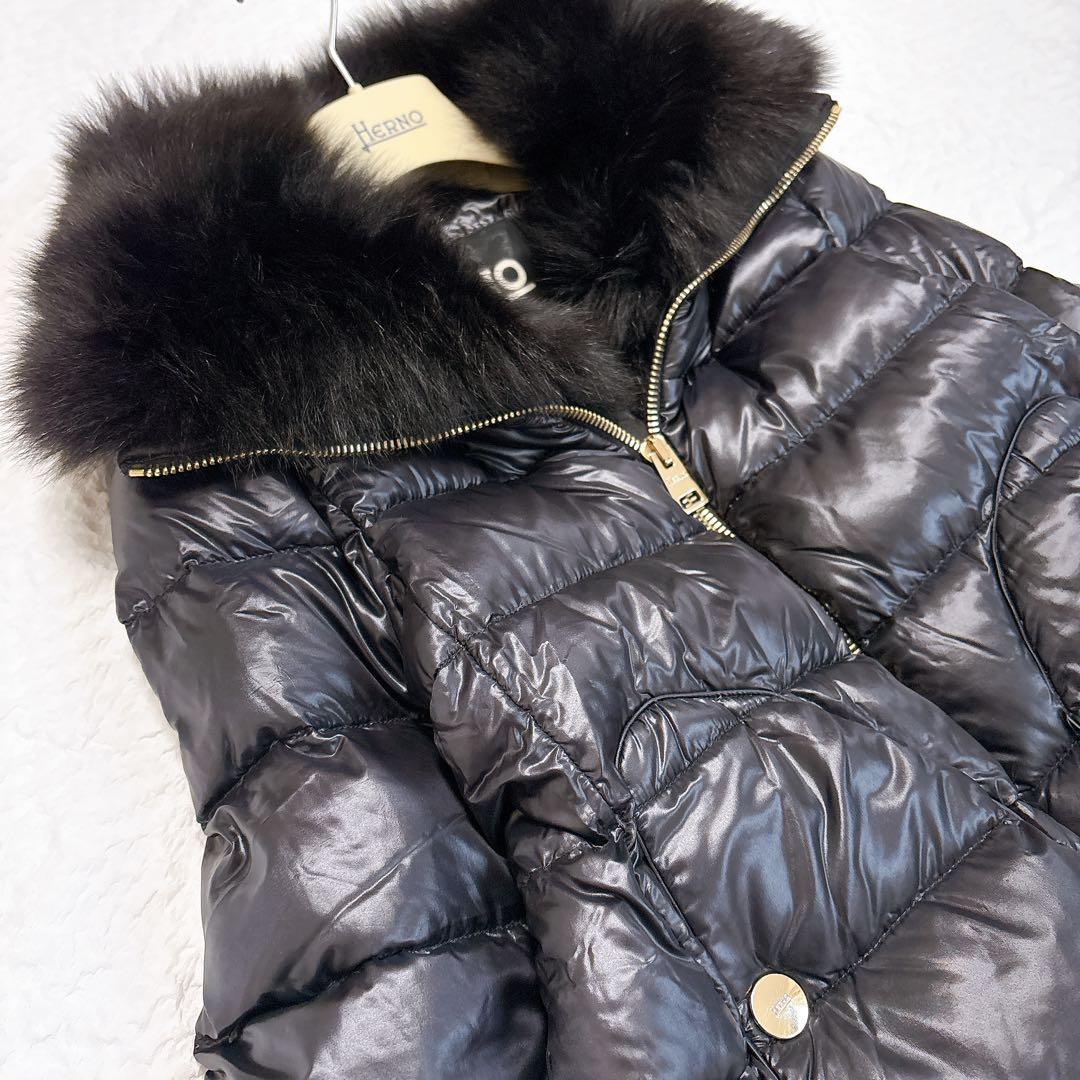 超軽量✨HERNO フォックスファー　ダウンコート　ブラック　黒　金ボタン　ロゴ