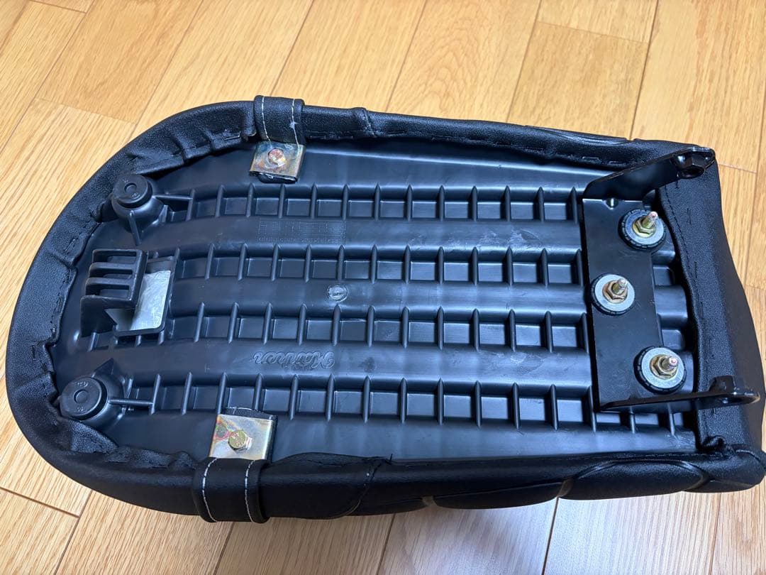 モンキー125 シート 2cmローダウン