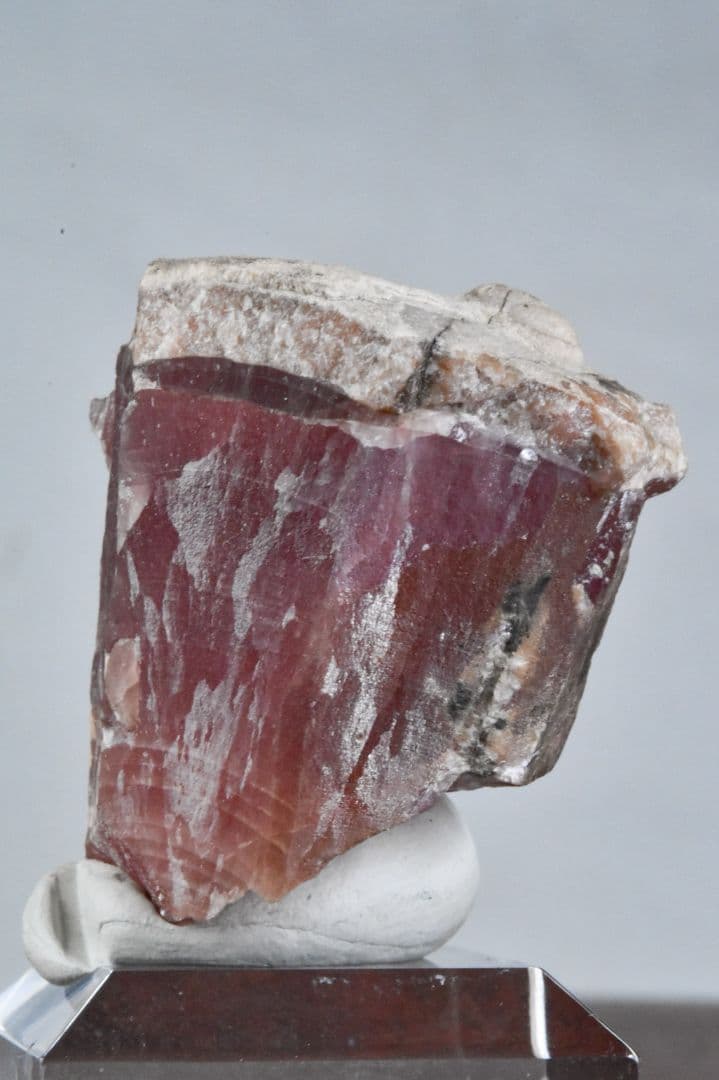 北海道稲倉石鉱山産 菱マンガン鉱 未研磨01