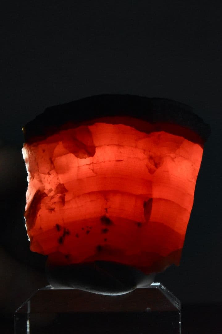 北海道稲倉石鉱山産 菱マンガン鉱 未研磨01