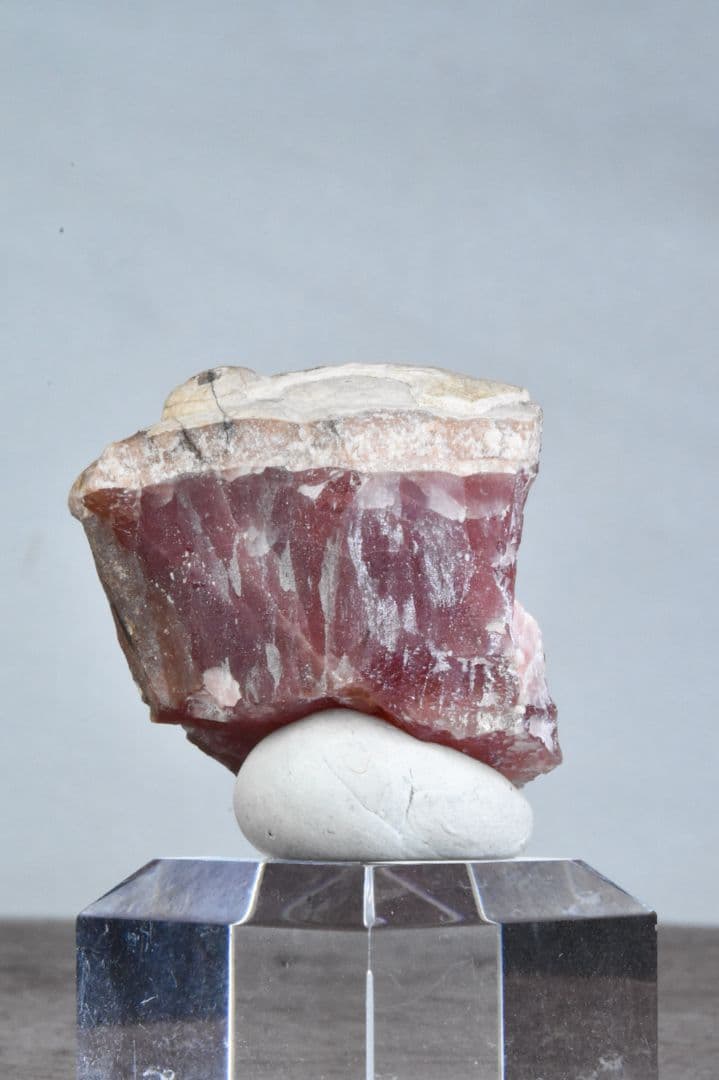 北海道稲倉石鉱山産 菱マンガン鉱 未研磨01