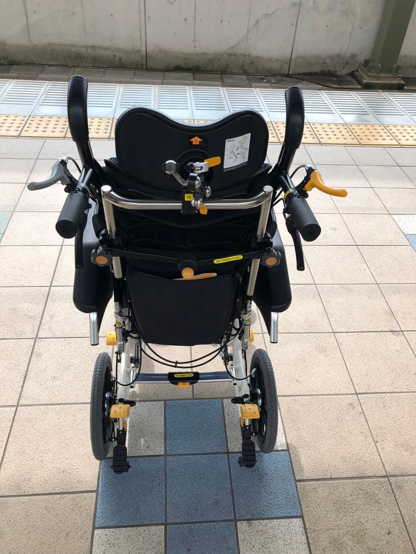 超スリム＆コンパクトリクライニング車椅子マイチルトシリーズ。MH-CR2