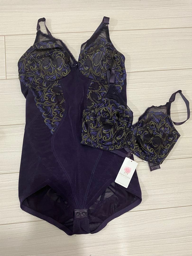 ダイアナ紫色 ボディスーツ