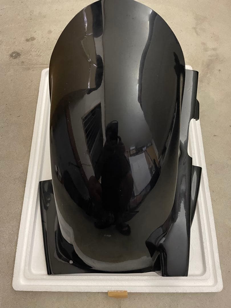 多分XJR1200に付いていたと思われるフェンダー中古品詳細不明写真で分かる方