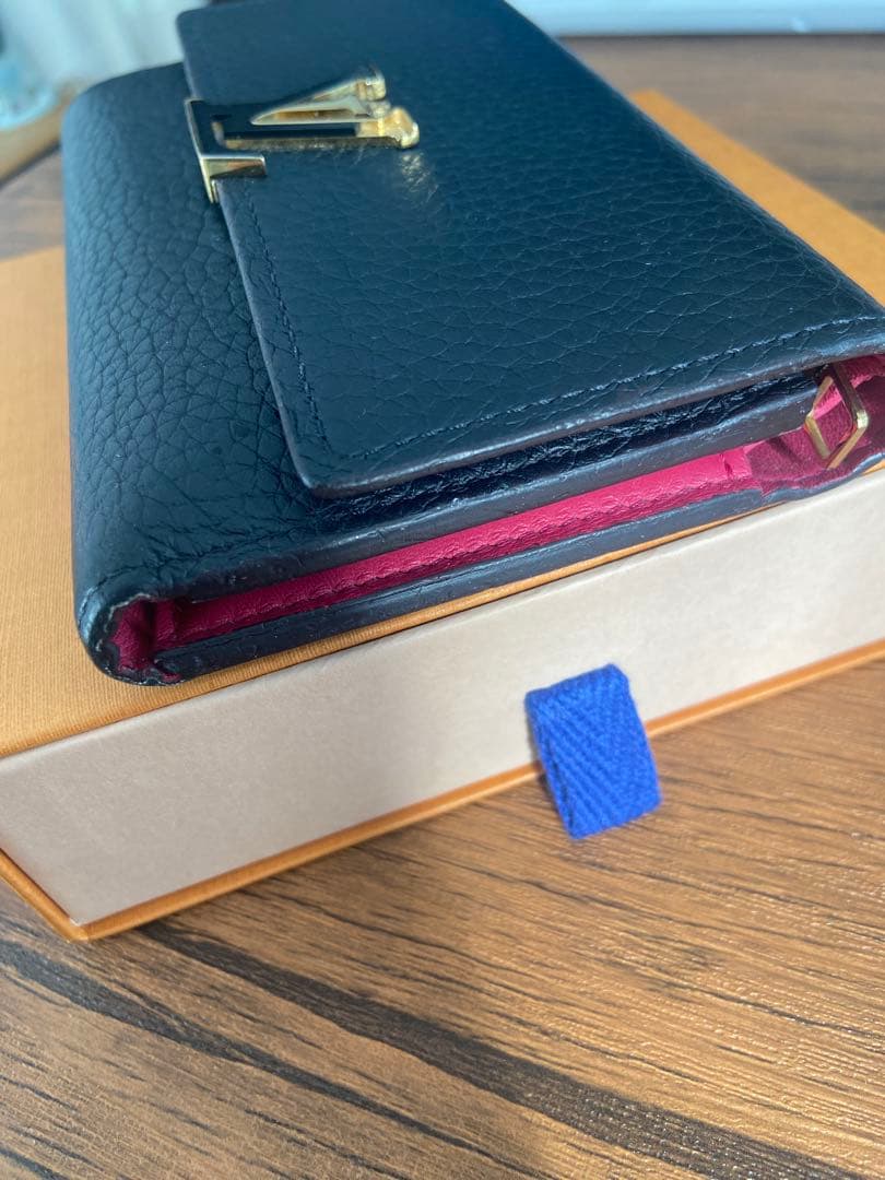 LOUIS VUITTON ルイヴィトン ポルトフォイユ カプシーヌ 財布