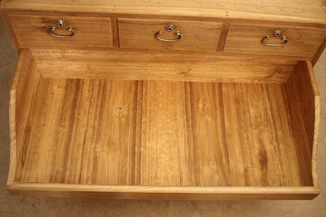 古い木製の引き出し5杯　チェスト　食器棚　古家具　古民家　時代家具