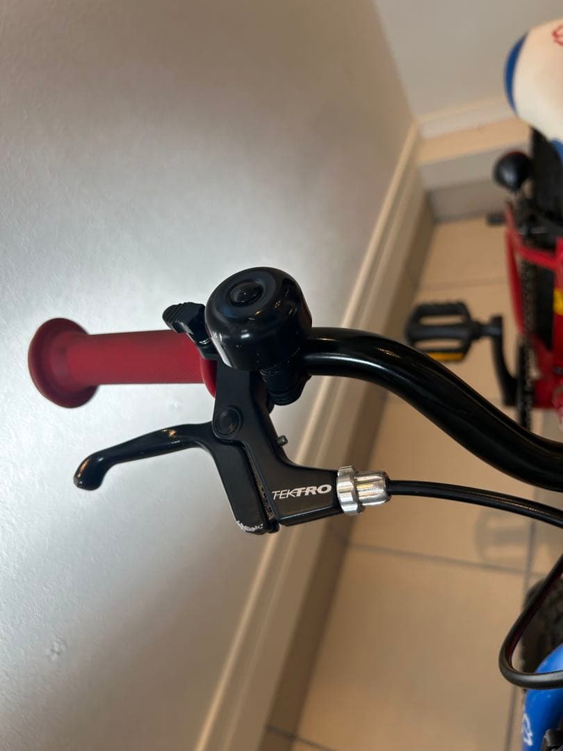 ヨツバサイクル　20インチ　赤×青