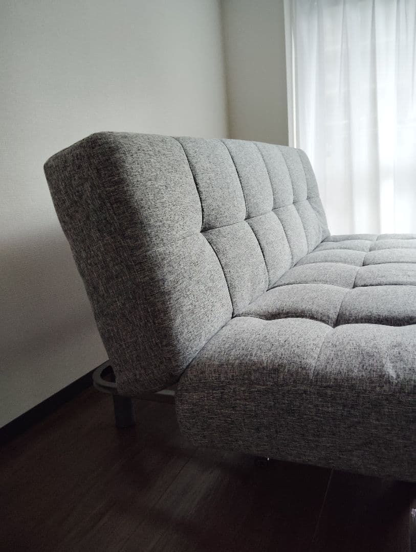 グレーのリクライニング2人掛けソファ