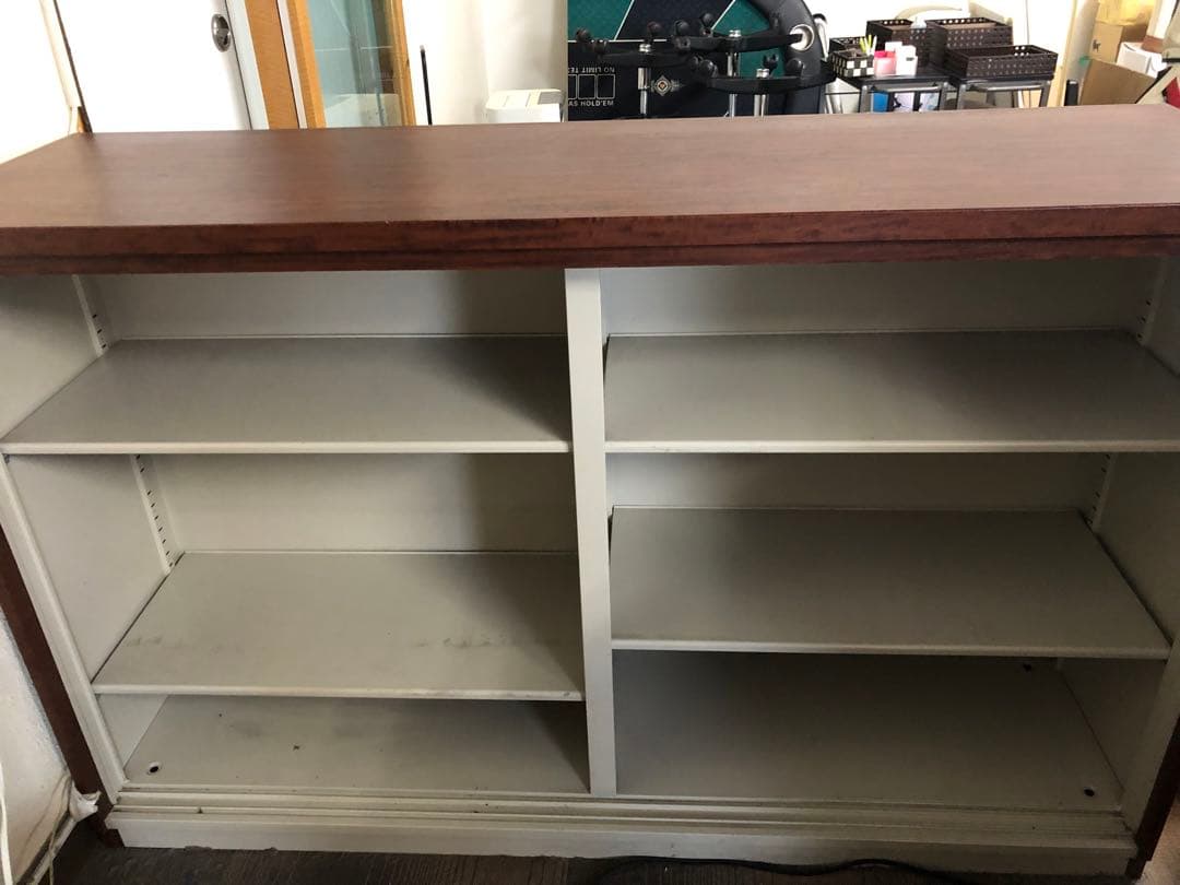 金属製キャビネット 4棚付き