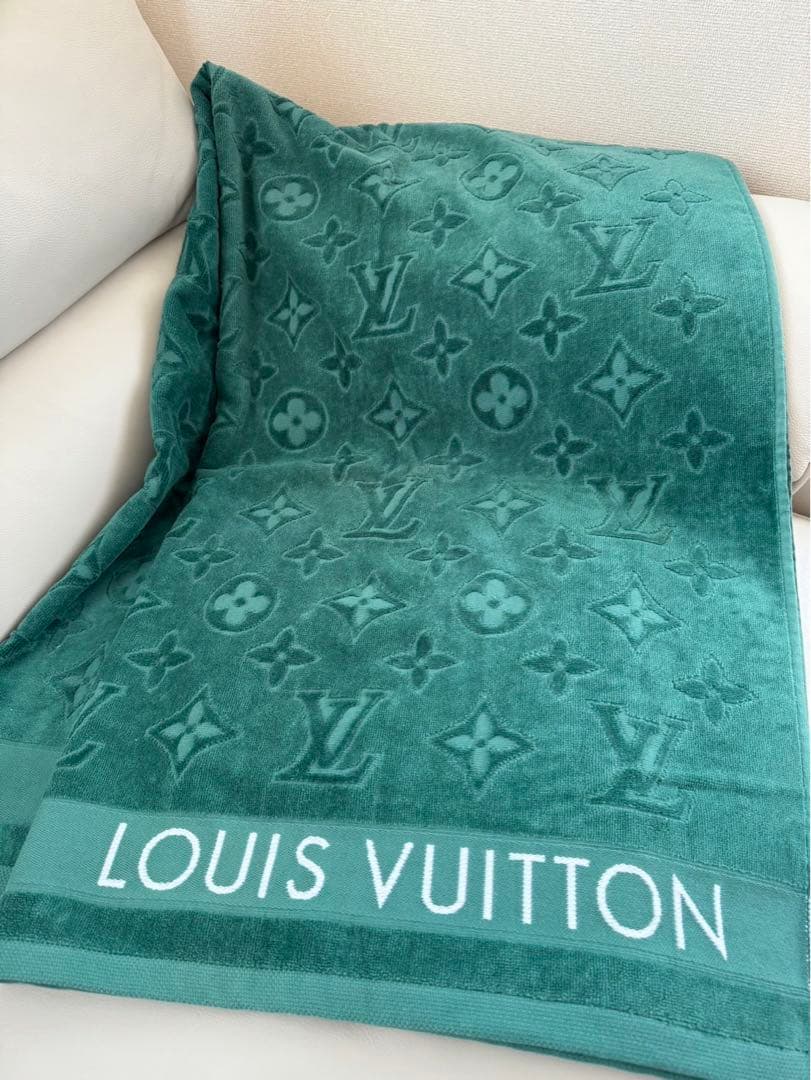 LOUIS VUITTON ビーチタオル モノグラム　グリーン　※最終値下げ