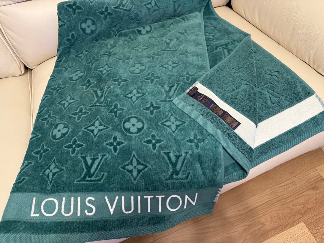 LOUIS VUITTON ビーチタオル モノグラム　グリーン　※最終値下げ
