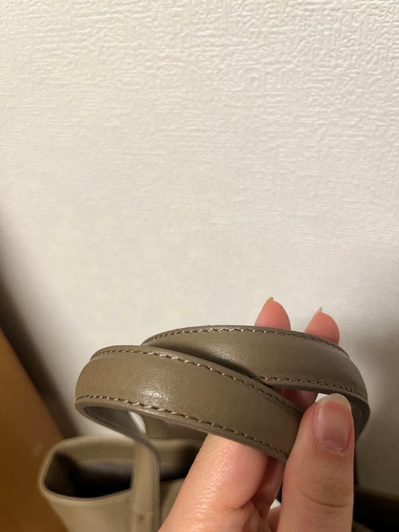 【美品】ペッレモルビダ　スリムトートバッグ　トープ