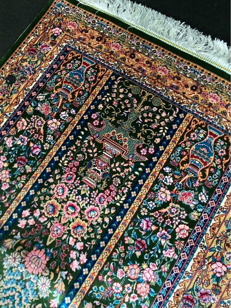 最希少作 ペルシャ絨毯 イラン クム産　シルク100% 手織り289万ノット　緑
