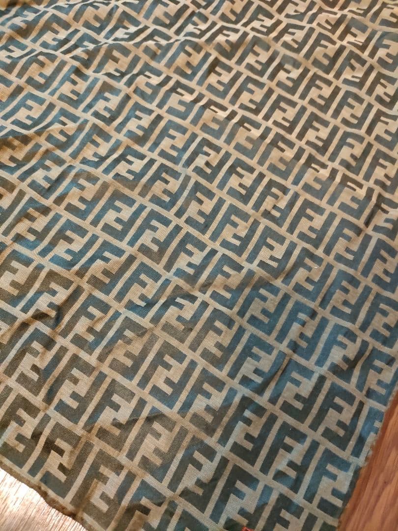 b27 超美品　フェンディ　ズッカ　FENDI　スカーフ　シルク100