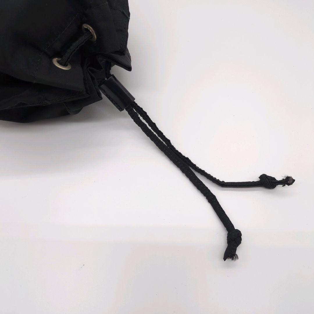 【美品・希少モデル】プラダ☆ポーチ 三角プレート ナイロン テスート 巾着 黒