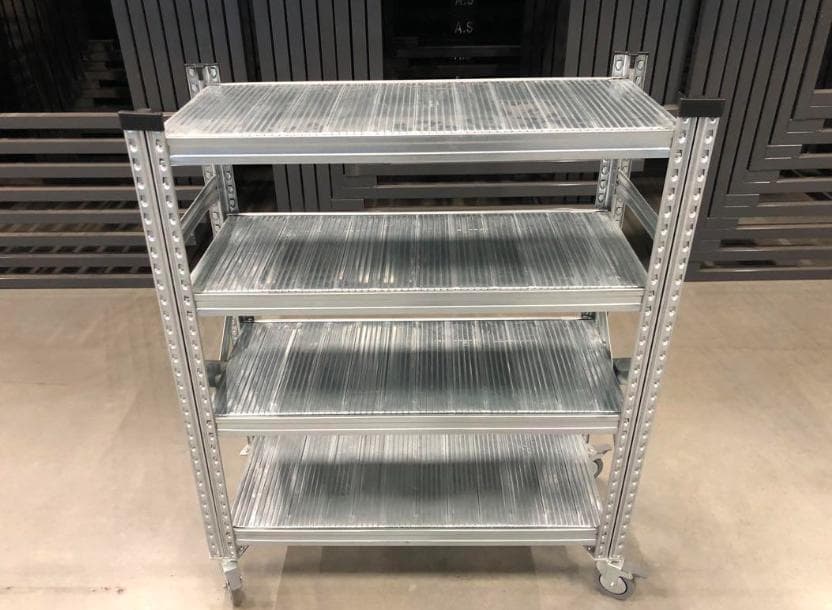 【最終価格・送料込み】LSISTEM 4段 メタルラック キャスター付き