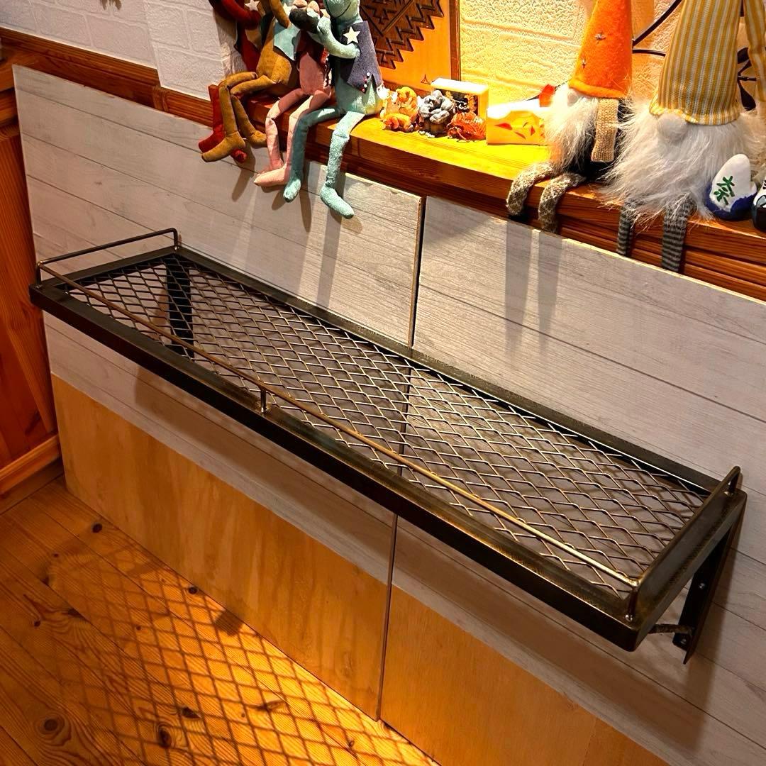 ウォールシェルフ　ツイストシェルフ　アイアンシェルフ　アンティークシェルフ