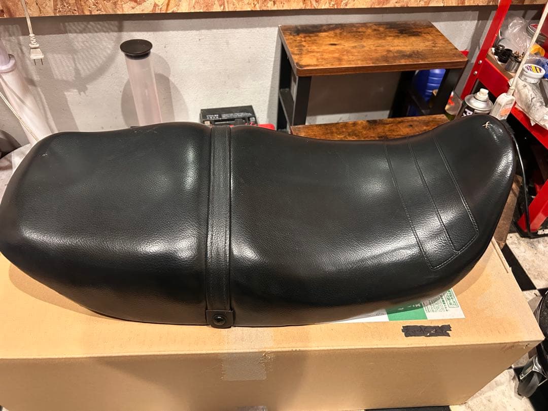 カワサキ　GPZ750 GPZ750F 純正シート
