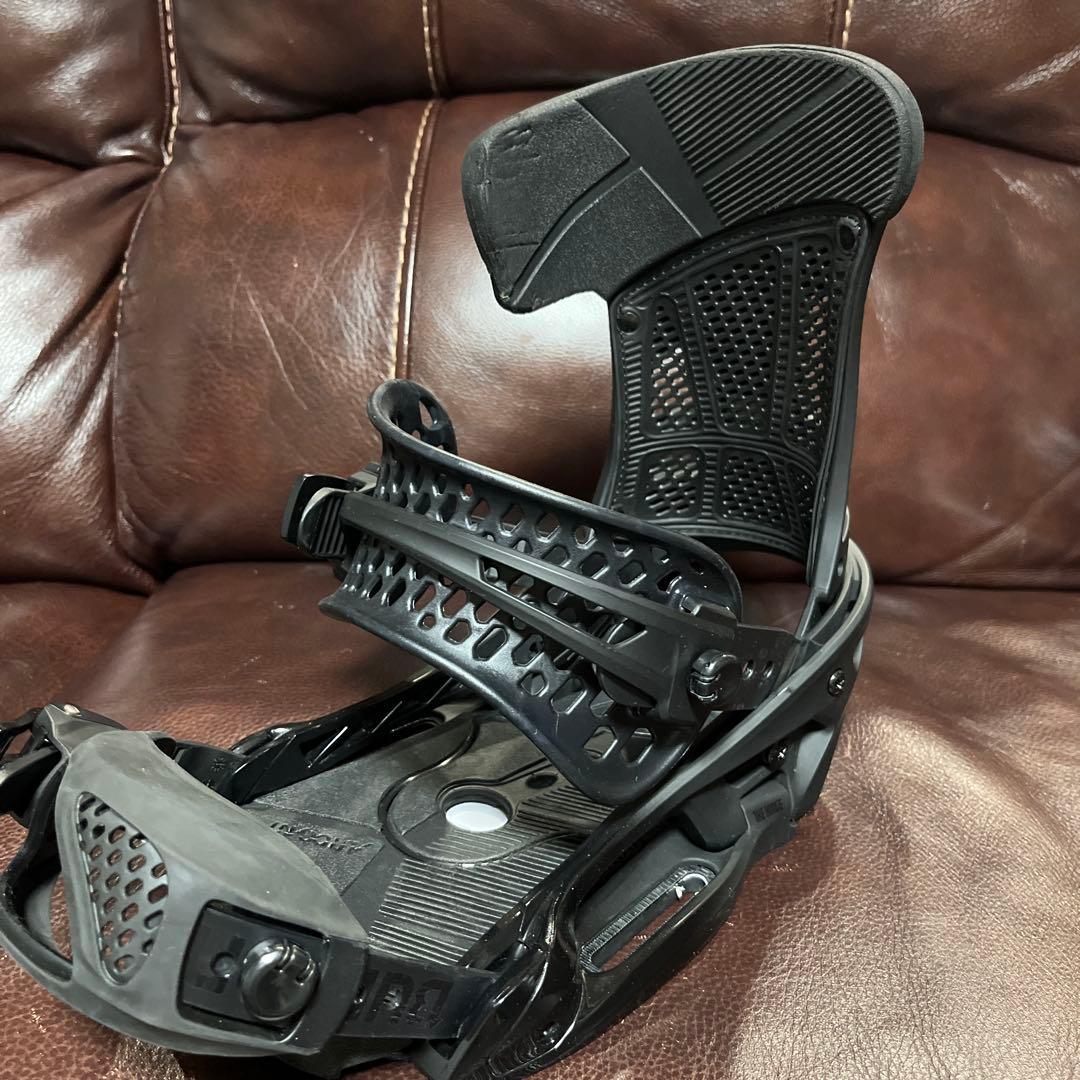 BURTON MALAVITA WING est M マラヴィータ