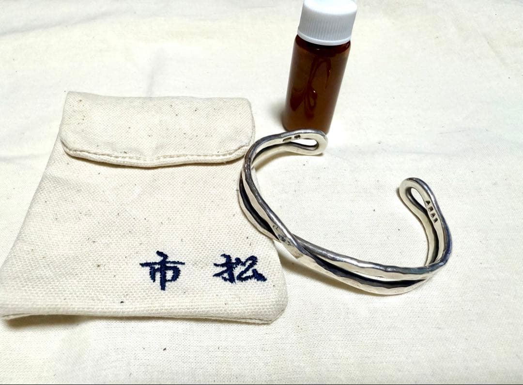 し*ご様 市松　シルバー クロスバングル 収納袋付き