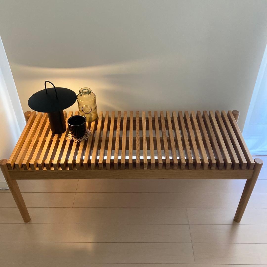 木製スラットデザインテーブル