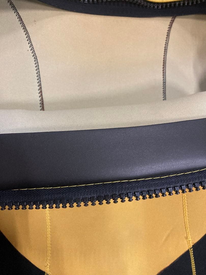 ZEROドライスーツ 黒/黄色