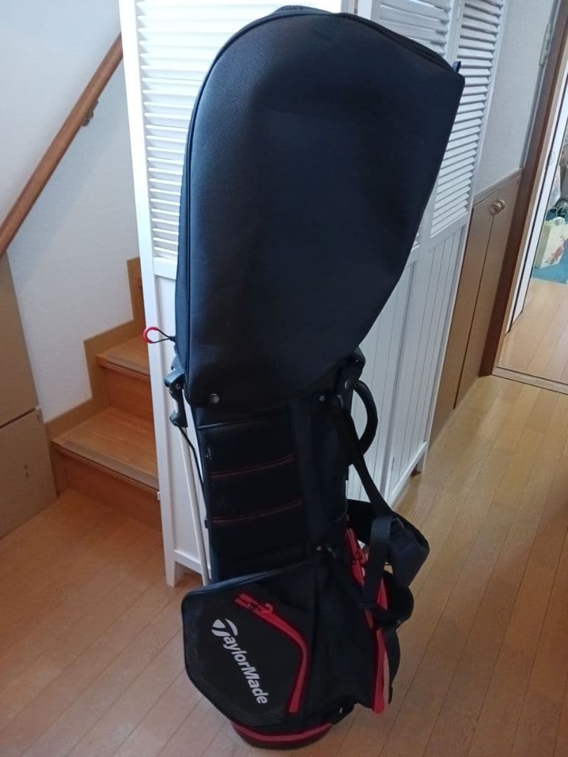 TaylorMade 　キャディバッグ 黒/赤
