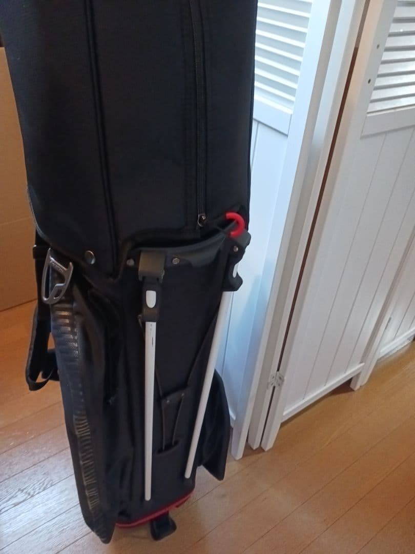 TaylorMade 　キャディバッグ 黒/赤