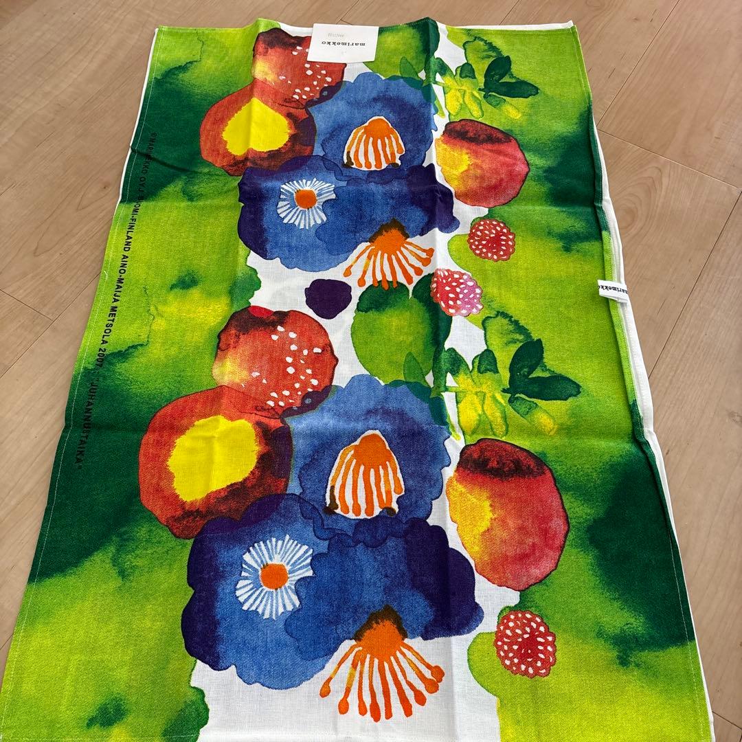 新品タグ付き　マリメッコ ムスティッカマア　ユハンヌスタイカ ティータオル