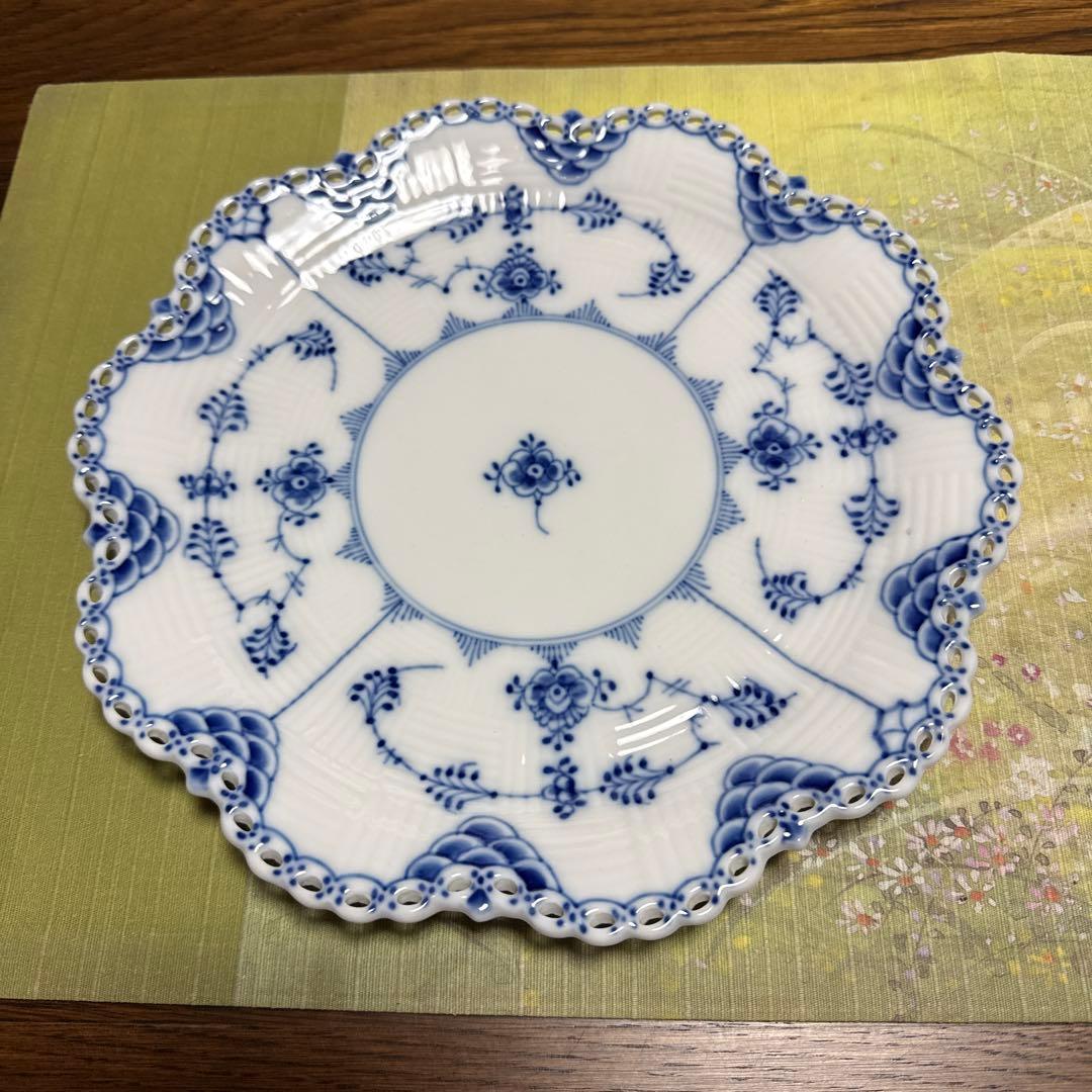 ロイヤルコペンハーゲン　ブルーフルーテッド　フルレース　フラワーディッシュ