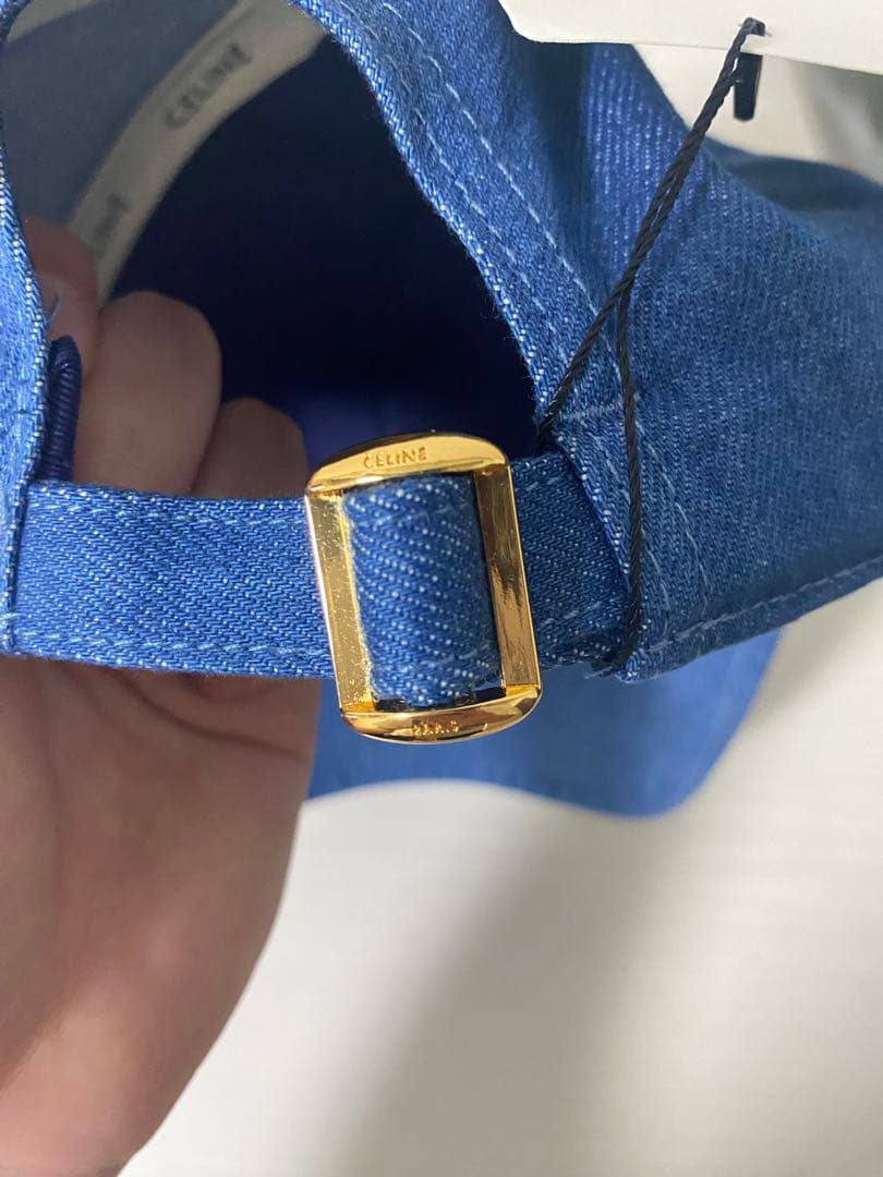 デニム生地の刺繍ロゴベースボールキャップ