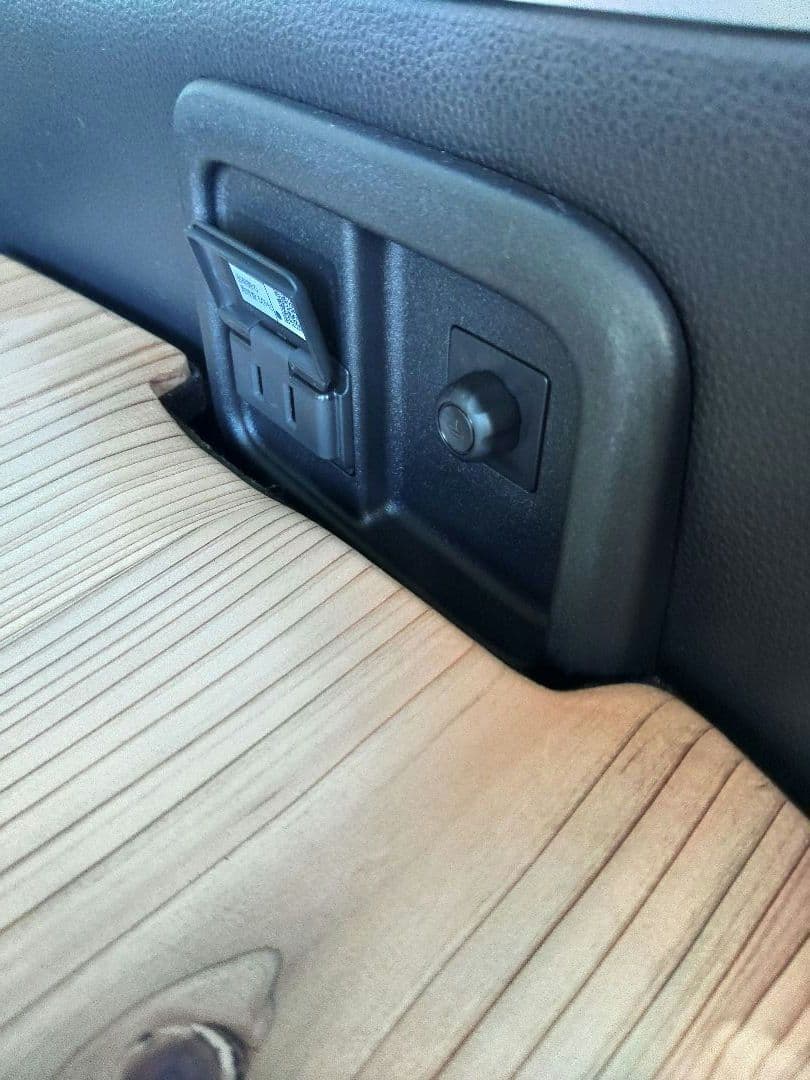 新型シエンタ　ラゲッジボード