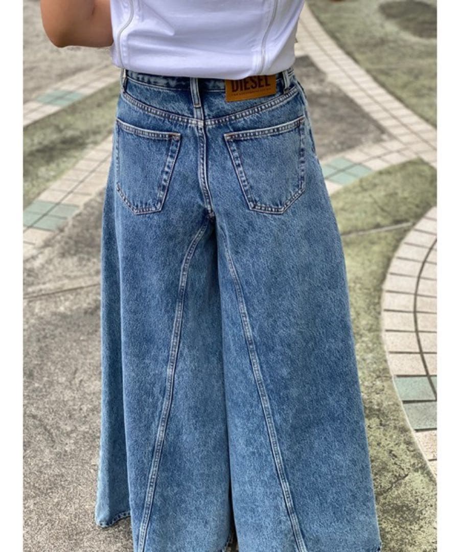 パンツ DIESEL D-SPRITZZ Wide Boot Cut Denim
