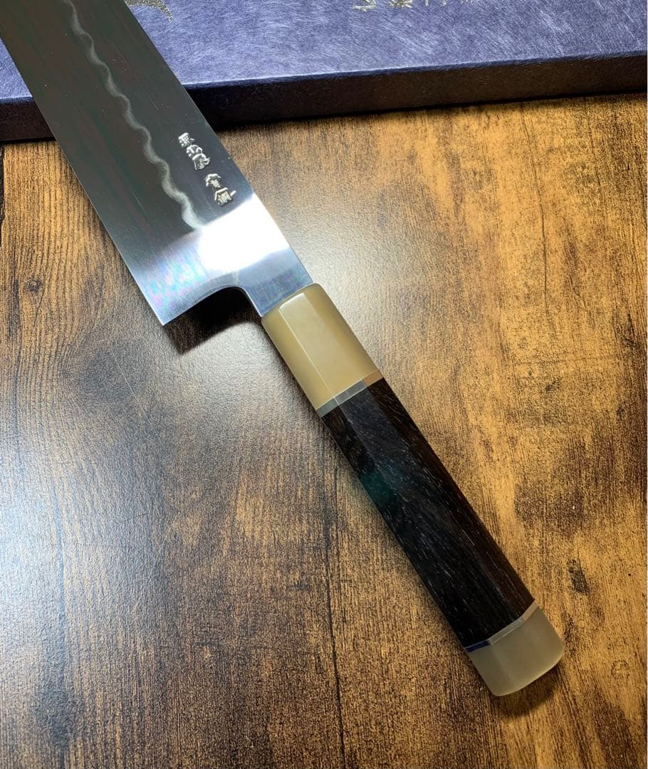 堺打刃物 祥太郎作　和牛刀　本焼 青二鋼　包丁　8寸　全鏡面　黒檀八角水牛銀巻柄