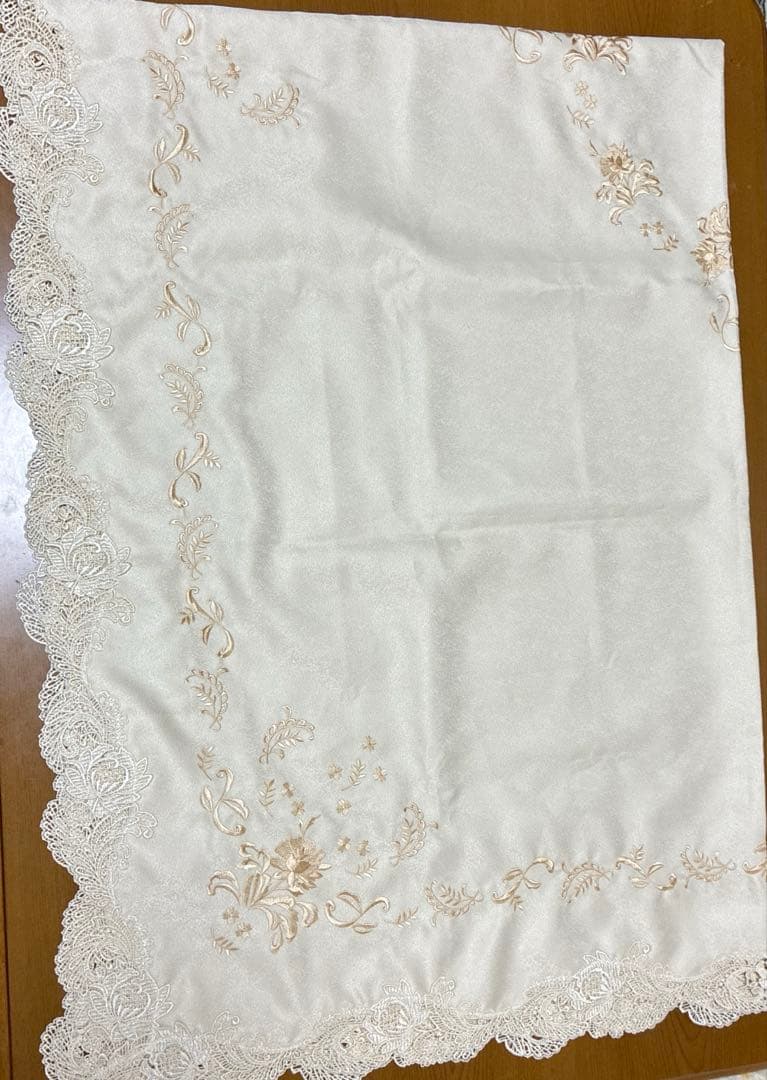 テーブルクロスレース